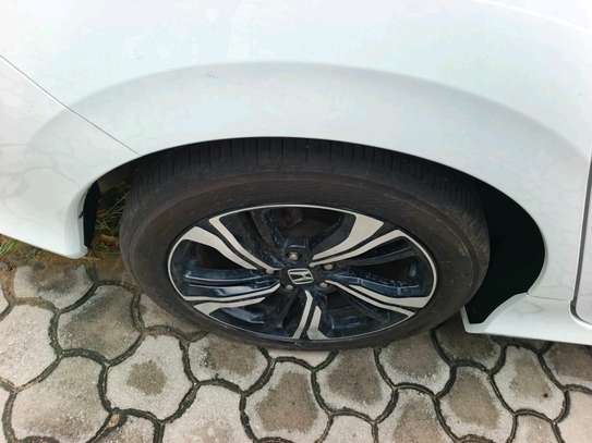 Honda civic2018 image 5