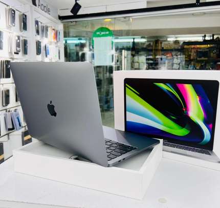 Apple Macbook Pro A1990 2.6GHz Core i5 4GB GDDR5 Radeon Pro image 5