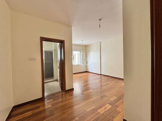 3 Bed Apartment with En Suite in Lavington image 9