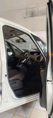 Nissan Serena highway 🌟🌟🌟 White 2017 image 8