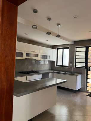 5 bedroom plus DSQ for rent in Lavington image 3