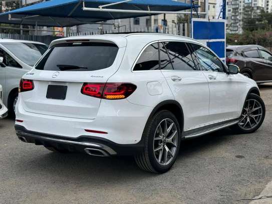 2019 Mercedes Benz GLC300 image 4