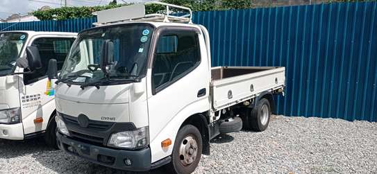 TOYOTA DYNA DOUBLE TYRE MANUAL 2017 image 6