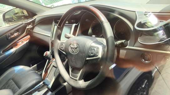 Toyota Harrier premium white sunroof 2018 2wd image 5