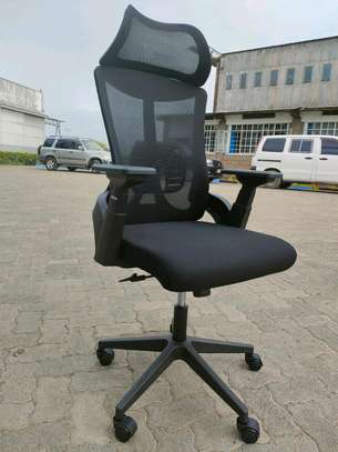 Executive office chair. image 1