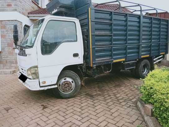 Isuzu nkr image 1