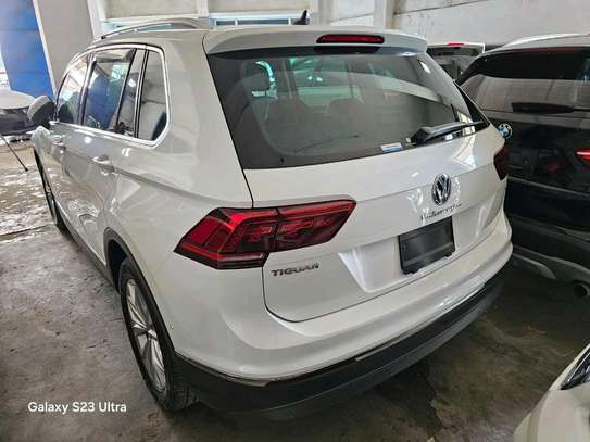 Volkswagen Tiguan image 6