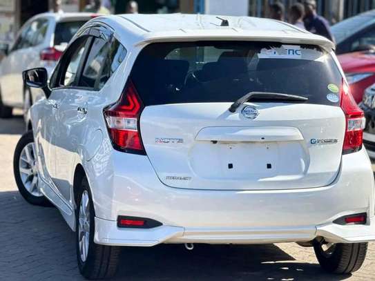 Nissan Note medalist image 5