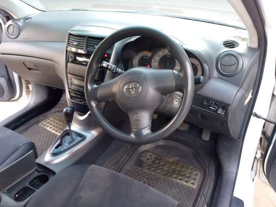 Toyota Caldina image 5