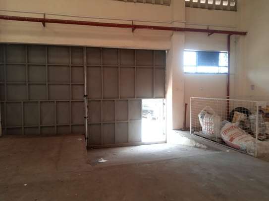 8,700 ft² Warehouse with Parking in Ruaraka image 5