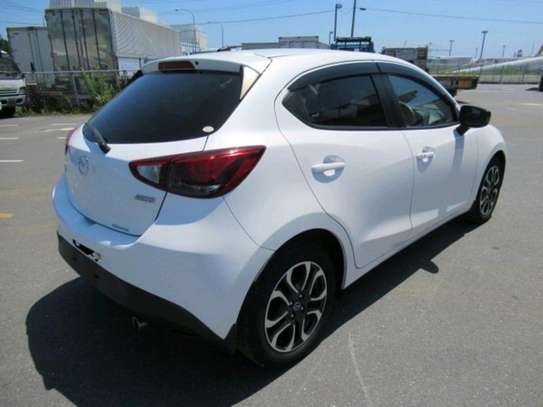 Mazda Demio newshape image 6