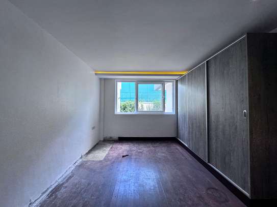 5 Bed House with En Suite in Runda image 16