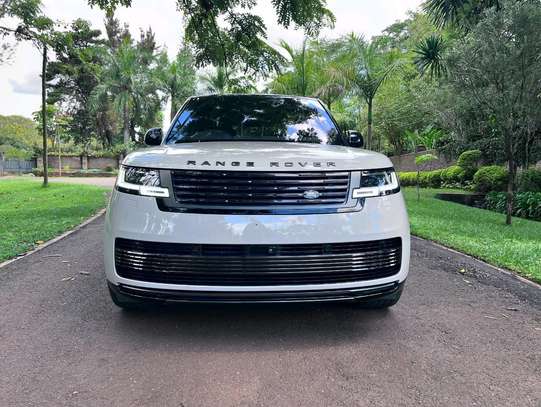 2024 Range Rover Vogue SV image 1