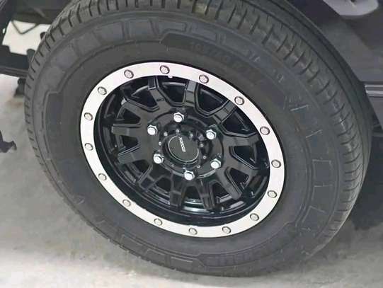 TOYOTA HIACE image 6