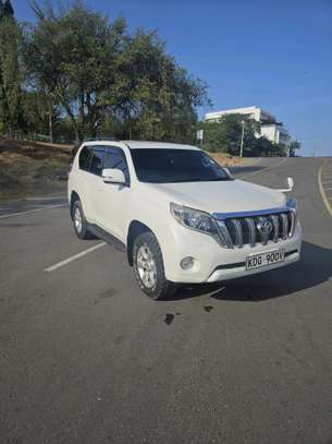 Toyota land cruiser prado used petrol image 2