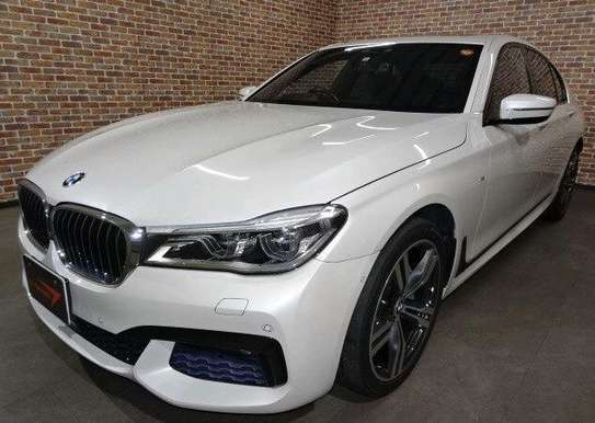 bmw 740i sport image 9