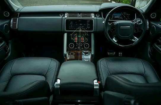 2019 Range Rover Vogue image 4
