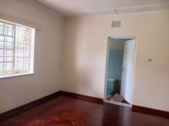 7 Rooms Commercial Property for Rent in Lavington image 12