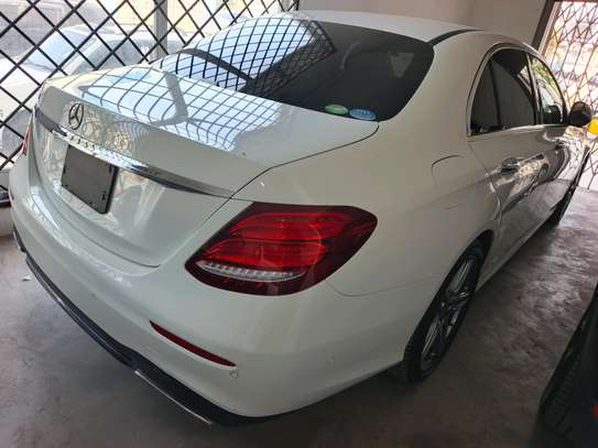 Mercedes Benz E250 image 9