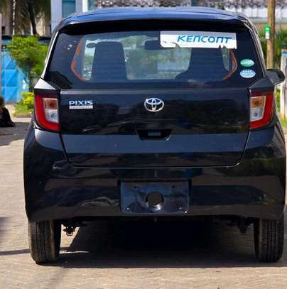 TOYOTA PIXIS image 4