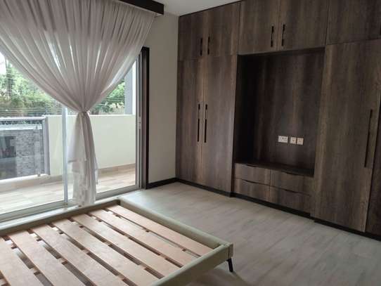 2 Bed Apartment with En Suite in Riverside image 9
