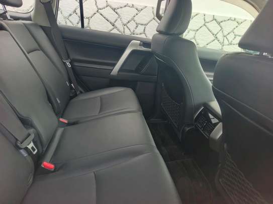 Toyota landcruiser Prado diesel image 9