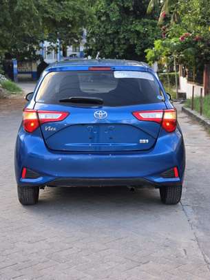 Toyota vitz 1500cc Hybrid 2018 image 4