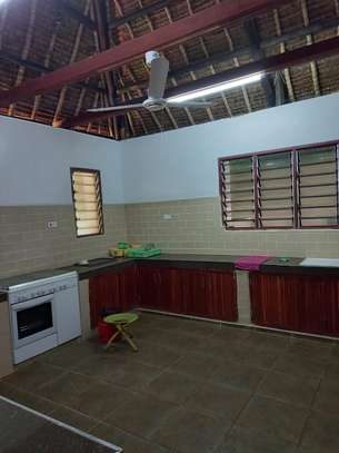 3 Bed Villa with En Suite in Kikambala image 7