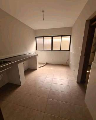 3 Bed Apartment with En Suite at Othaya Road image 5