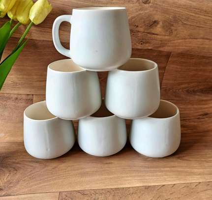 Tea pots and mugs image 3
