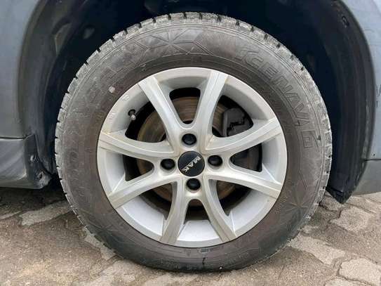 Peugeot 2008 moonroof image 9