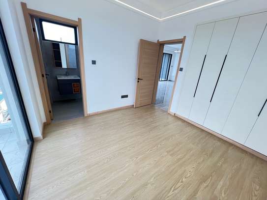 2 Bed Apartment with En Suite in Lavington image 10