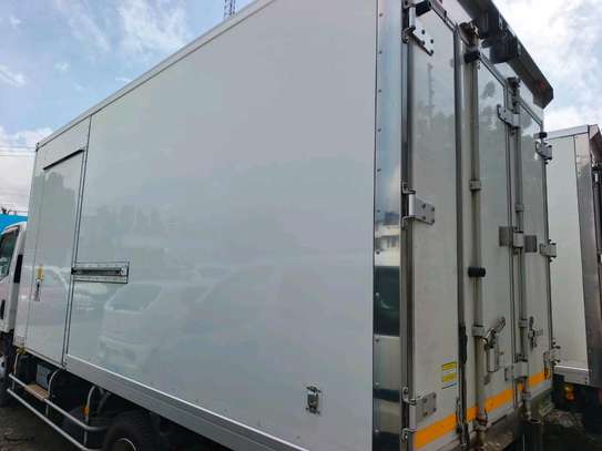 Isuzu Elf NPR85 freezer image 6