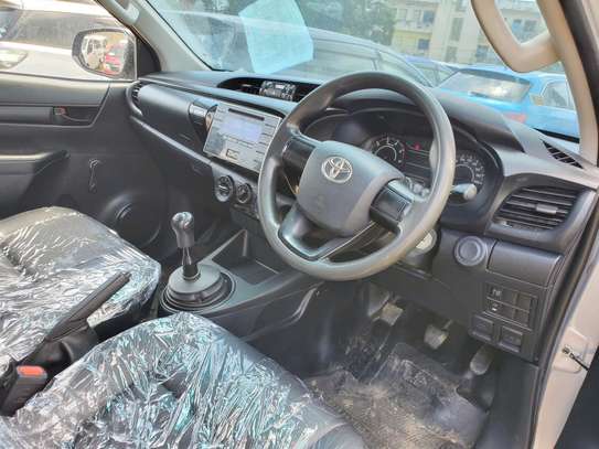 HILUX SINGE CAB image 6