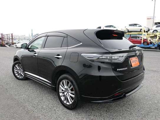 TOYOTA HARRIER WITH SUNROOF image 6
