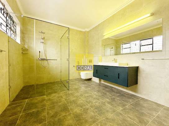 4 Bed Townhouse in General Mathenge image 13