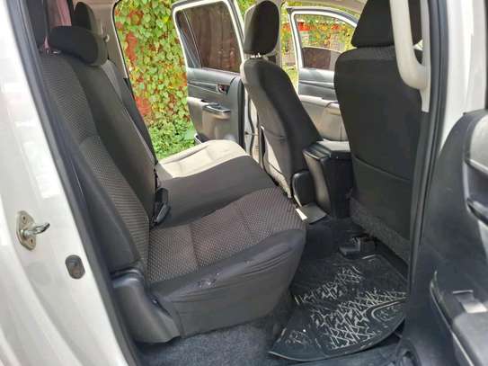 2017 Toyota Hilux D.cab Manual image 2