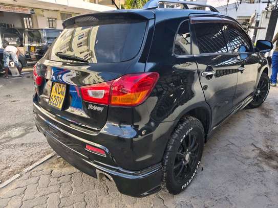 Mitsubishi RVR image 10