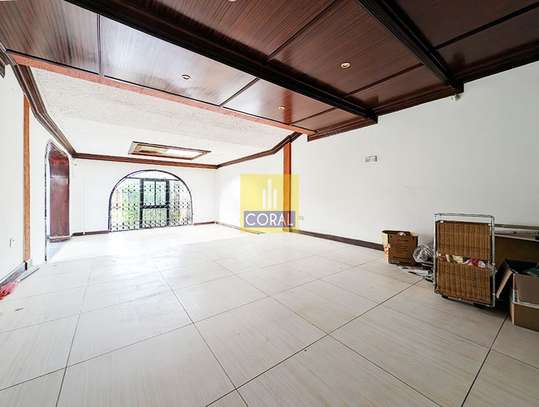 5 Bed Townhouse in Kilimani image 7