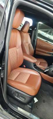 Toyota Harrier premium grade black sunroof 2018 image 6