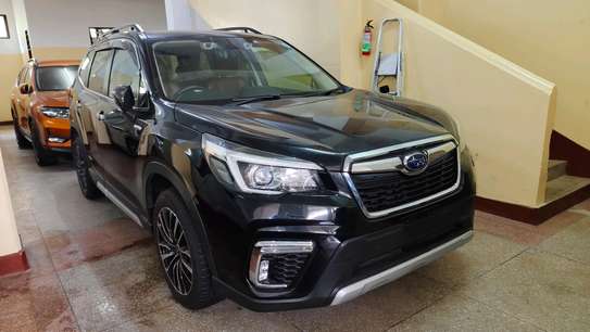 Subaru Forester SK9 black 2018 4wd image 3