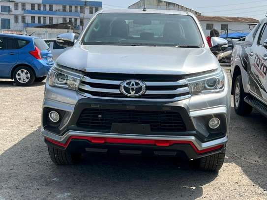 TOYOTA HILUX DOUBLE CABIN 2016 MODEL. image 10