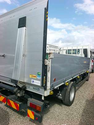Mitsubishi canter image 3