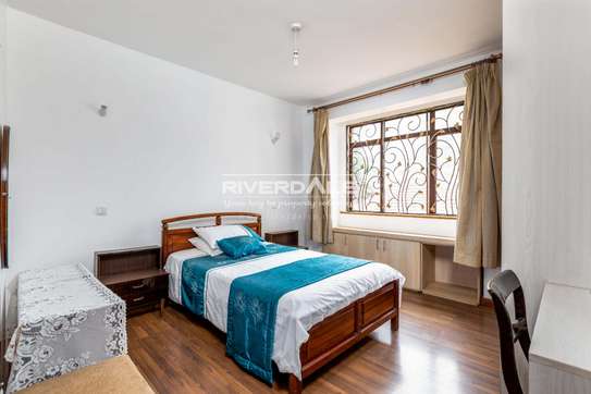 Furnished 3 Bed Apartment with En Suite in Parklands image 9