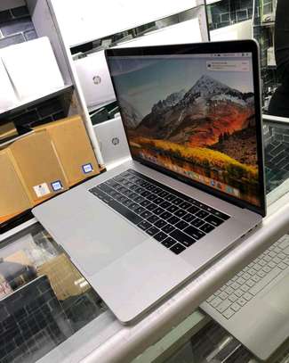 Apple MacBook Pro A2141 (16 -inch, 2019) Intel Core i9 image 4