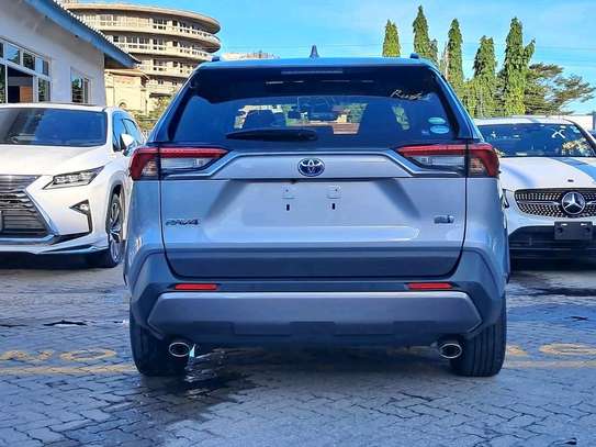 Toyota Rav4 sunroof 2020 silver image 9