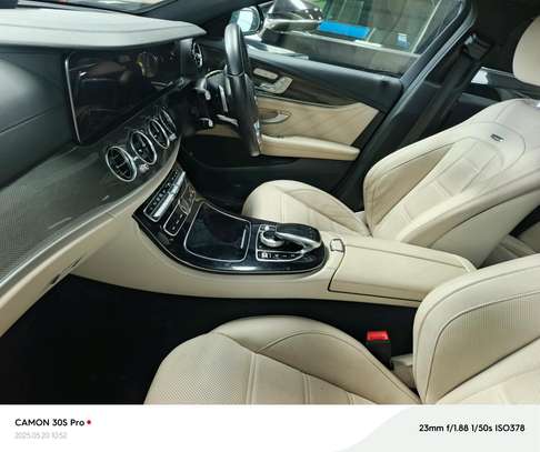 Mercedes Benz E43 image 4