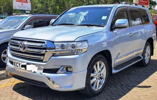 2013 Toyota Land cruiser V8  200 Series Face-lifted to 2018 version image 11