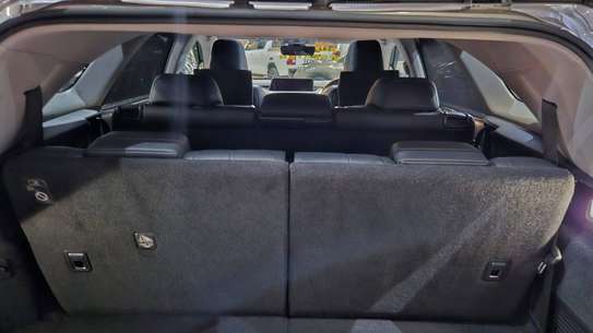 Lexus RX450HL image 1