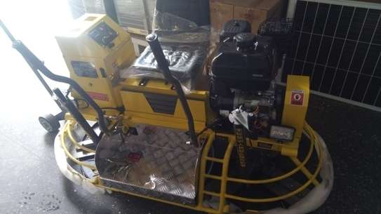 13.5HP SEAT ON POWER TROWEL/POWERFLOAT FOR SALE image 1